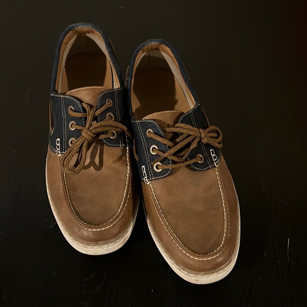 Men's size 12 J.Ferrar boat shoe.